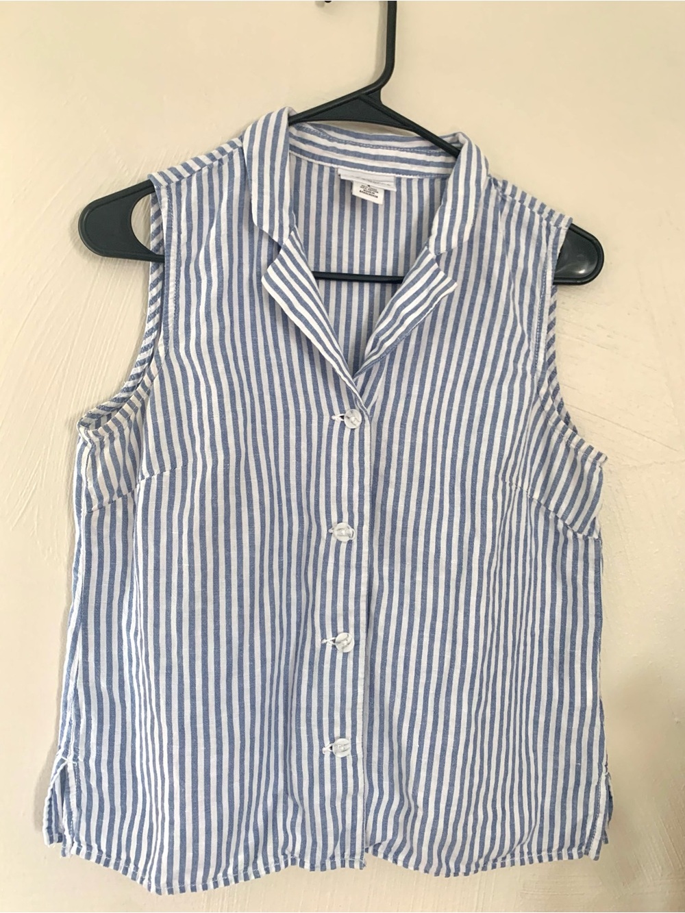 Liz Claiborne Sleeveless Striped Linen blend Blouse. Small